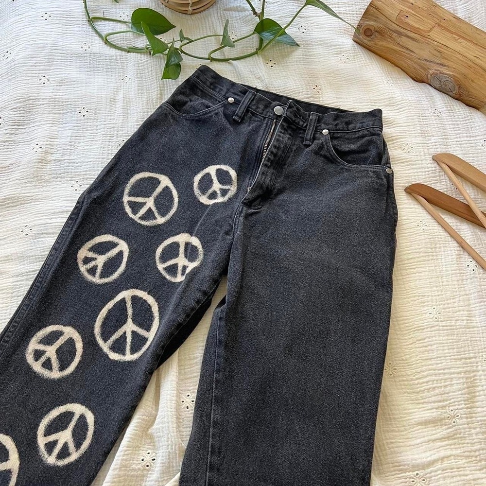 Vintage‎ Handmade Upcycled Bleach Dye Peace Sign Wrangler Jeans - Picture 5 of 5
